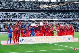 曼联更衣室分裂！12人不满高层+声援阿莫林 4000万红星嘲讽惹众怒